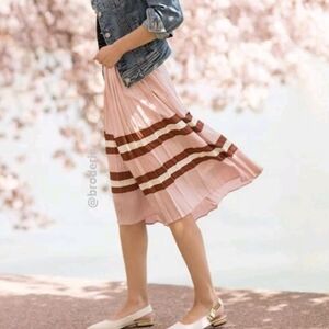 Endless rose Sporty Pleated striped Skirt S pink color  Size Small Pre-owned